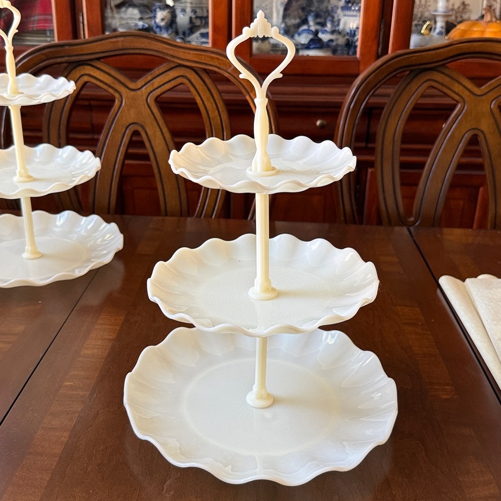 Classic Three-Tier White Serving Stand - Elegant Dining Serveware